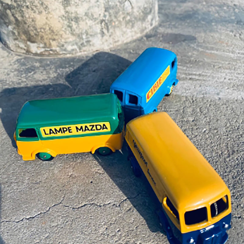 1:64 skala mainan Dinky Alloy  - Party Games Bus ulasan dan harga