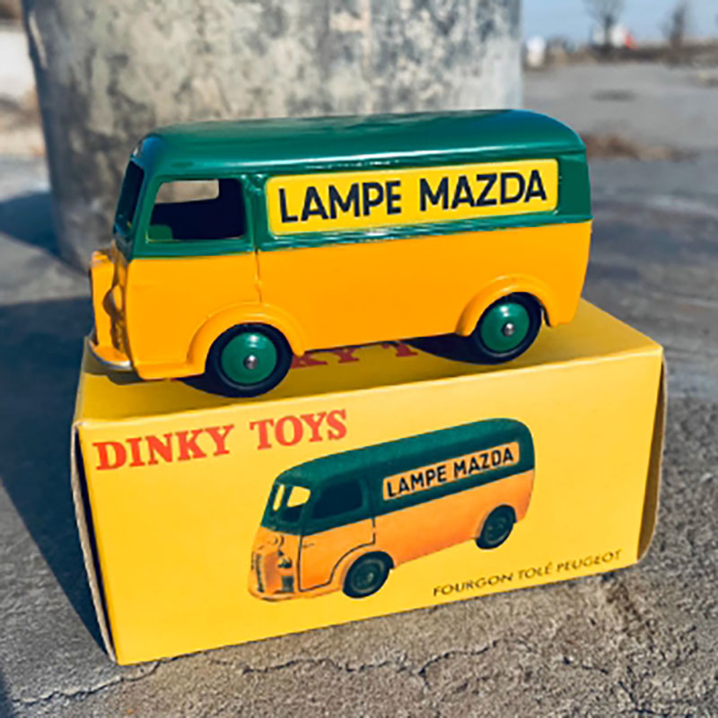 1:64 skala mainan Dinky Alloy  - Party Games Bus ulasan dan harga